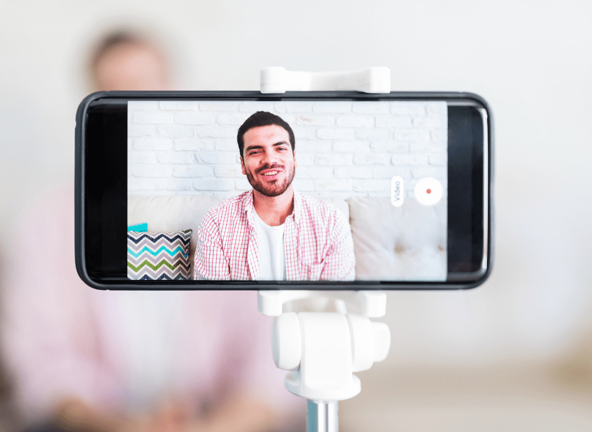 4 Must-Haves for a Professional Facebook Live Session